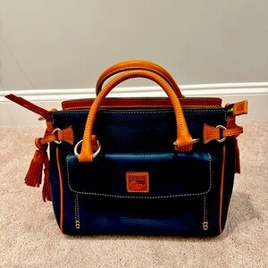 Dooney & Bourke, Medium Pocket Satchel, NWOT